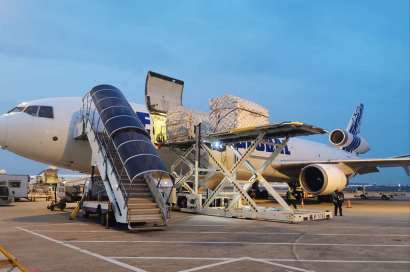 突發事件！美國洛杉磯機場拆板工作人員大規模感染新冠，CA貨班撤銷，12月物流提單恐有大耽誤